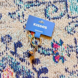Hershey’s Kisses Charm Keychain – Candy Lover Gift 🍫